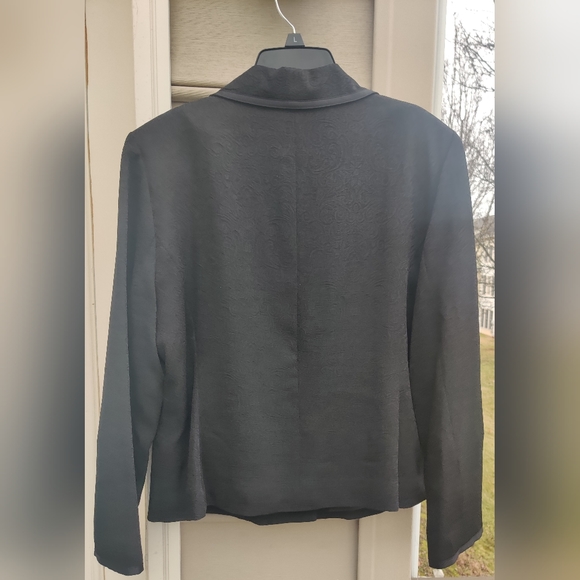 Blacker Petite Blazer by Stanley Blacker - Picture 2 of 8